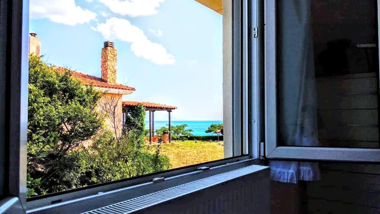 Maronia Villa Bagian luar foto
