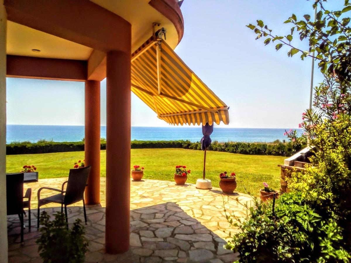 Maronia Villa Bagian luar foto